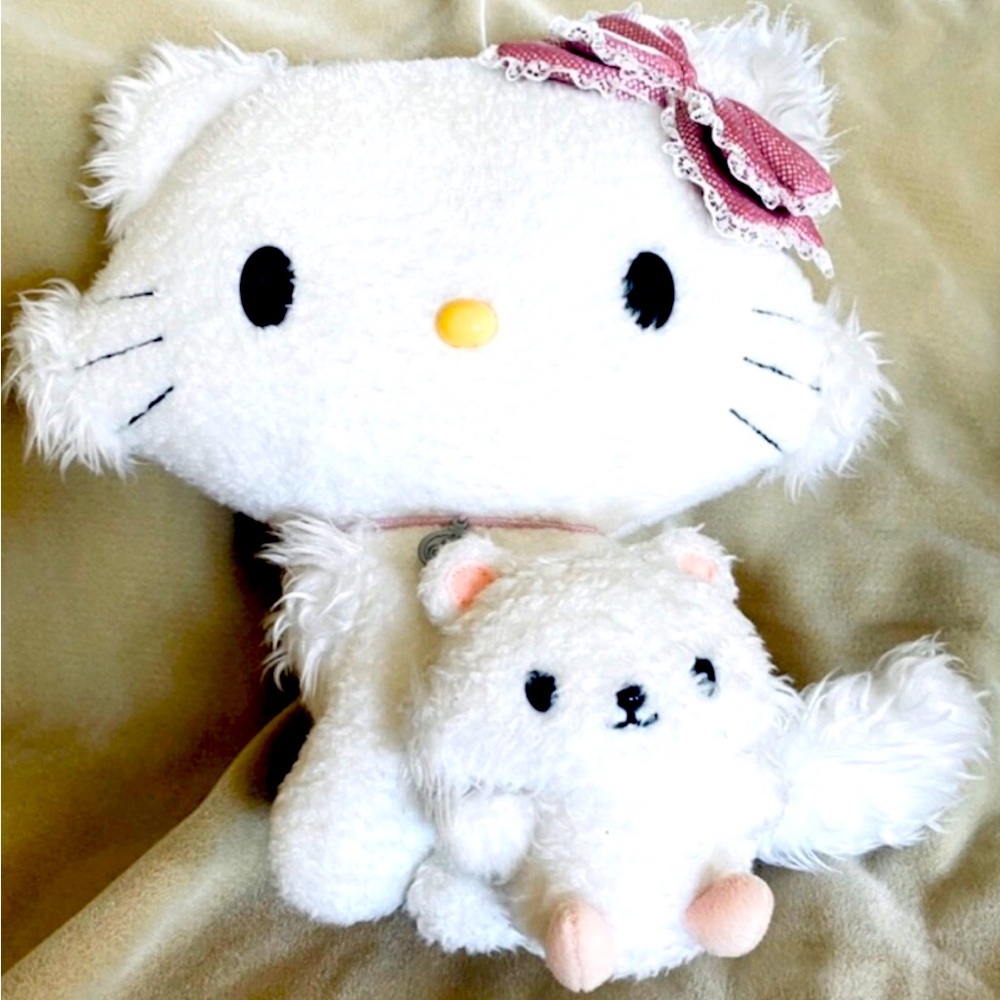 ❣️ SANRIO SMILES ❣️ EXTREMELY RARE LIMITED EDITION CHARMMY KITTY PLUSH ( NWOT )